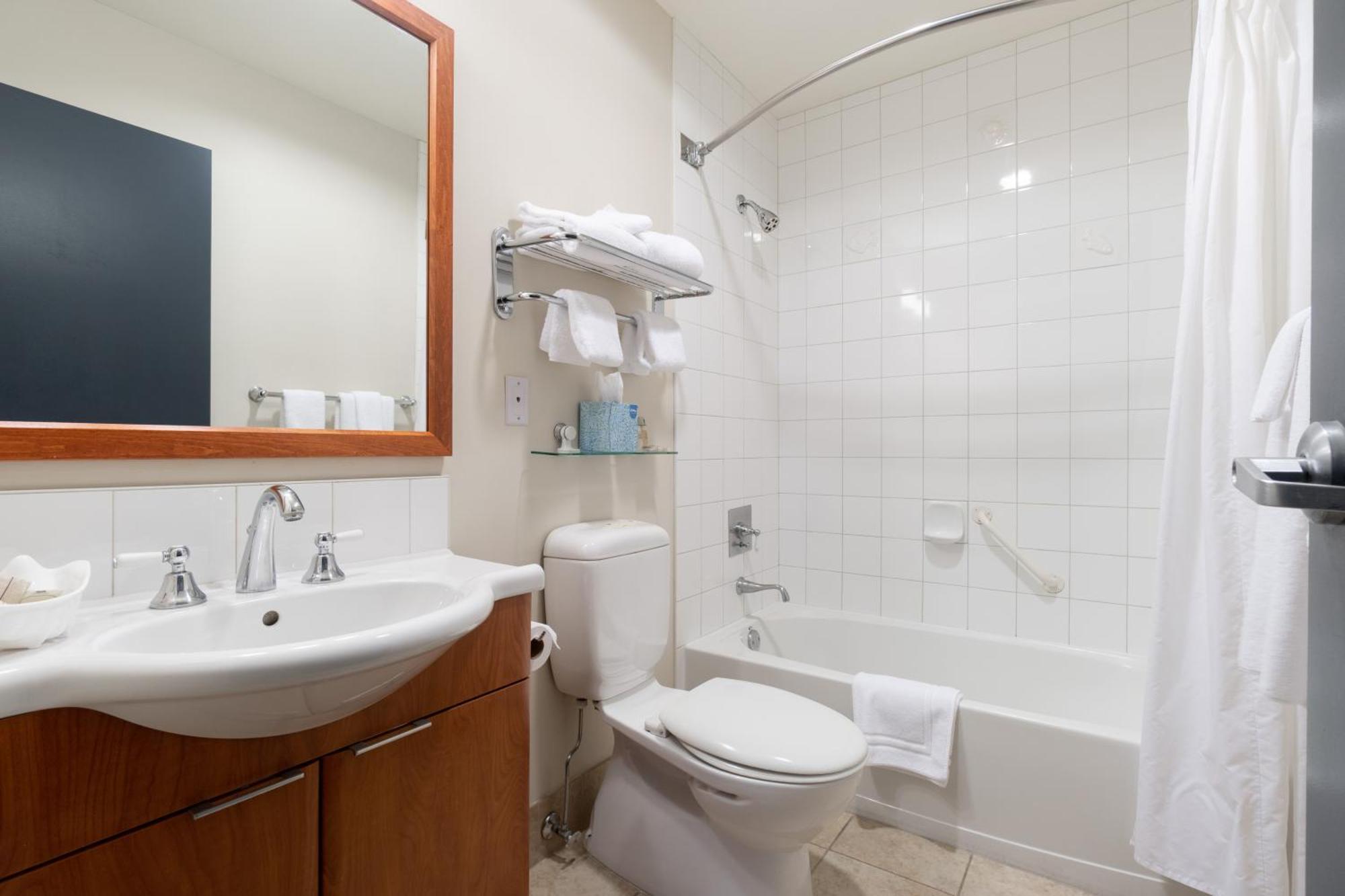 Ocean Promenade Hotel White Rock Phòng bức ảnh