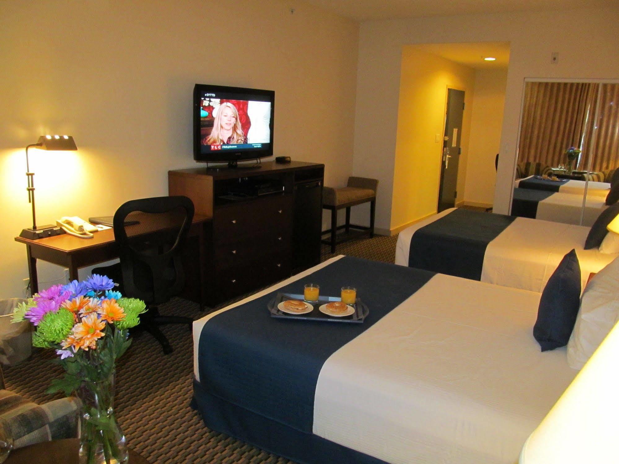 Ocean Promenade Hotel White Rock Ngoại thất bức ảnh
